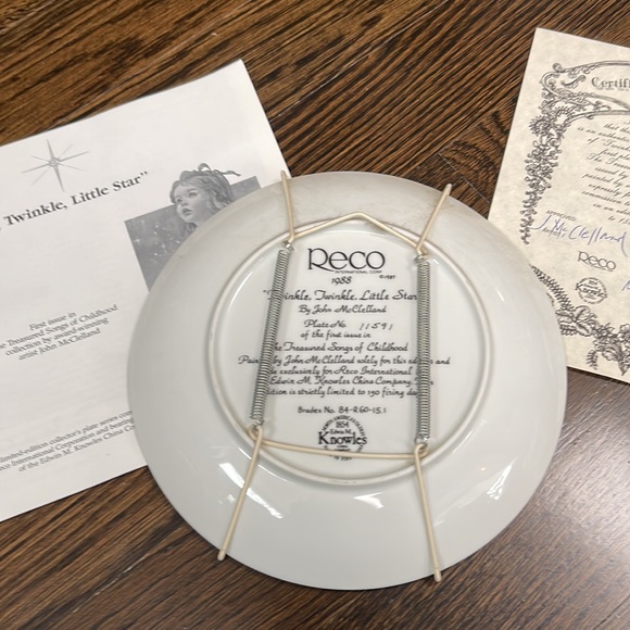 TWINKLE TWINKLE LITTLE STAR! Collector plate. Sooo cute. Love this plate. - Picture 4 of 4